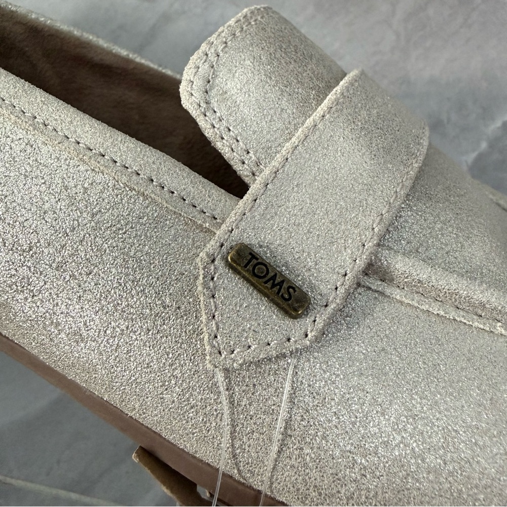 Women’s TOMS Lynette Loafer Dress Shoe Champagne Metallic Suede Leather Size 10 - Picture 8 of 15